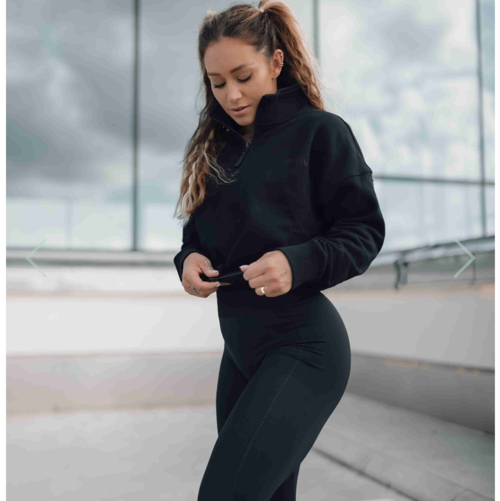 Cropped half zip sweatshirt